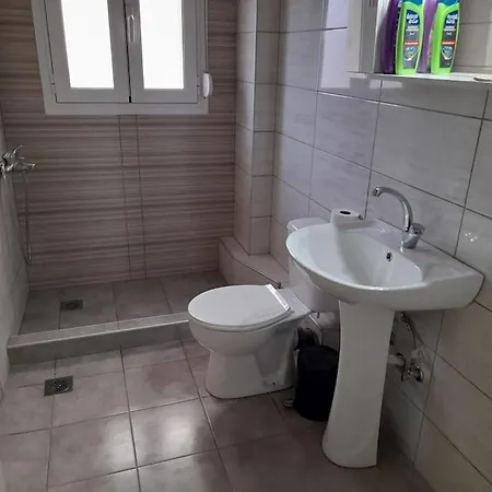 ήσυχο & άνετο στο κέντρο λάρισας Apartman *