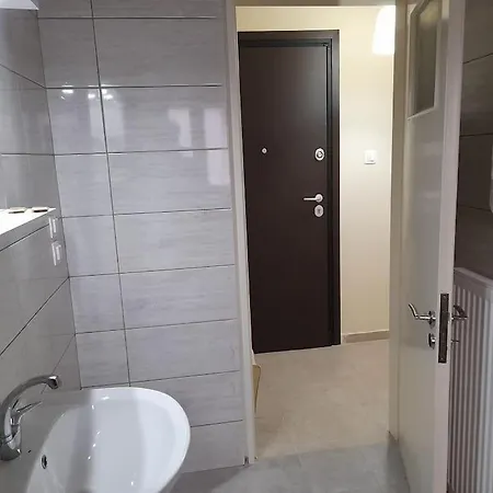 ήσυχο & άνετο στο κέντρο λάρισας Apartament *