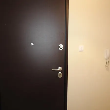 Apartman ήσυχο & άνετο στο κέντρο λάρισας *