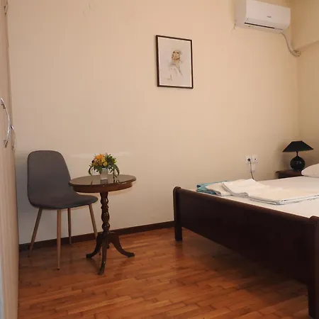 شقة ήσυχο & άνετο στο κέντρο λάρισας *