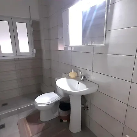 Apartman ήσυχο & άνετο στο κέντρο λάρισας *