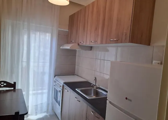 شقة ήσυχο & άνετο στο κέντρο λάρισας *