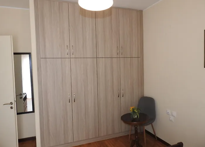 شقة ήσυχο & άνετο στο κέντρο λάρισας لاريسا